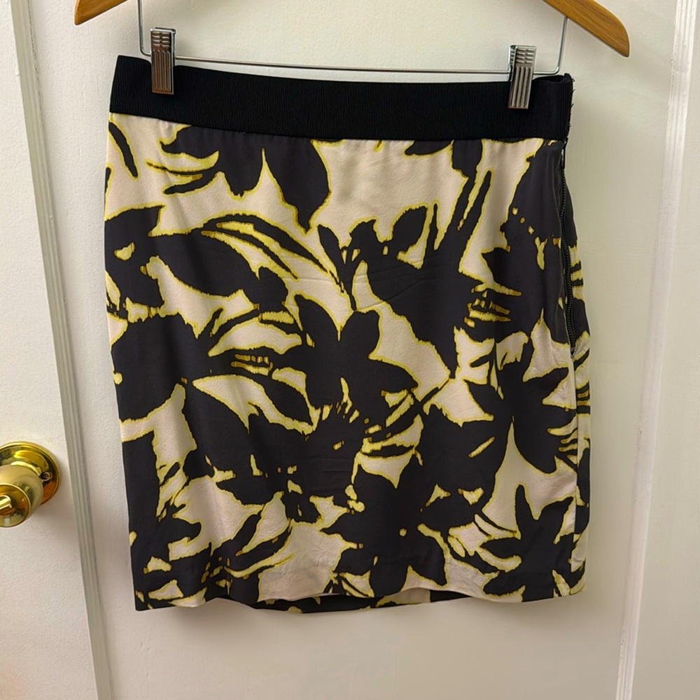 Ann Taylor Skirt - Size 8